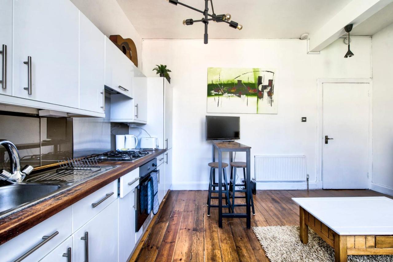 Artsy Modern 1Br Home In Abbeyhill エディンバラ エクステリア 写真