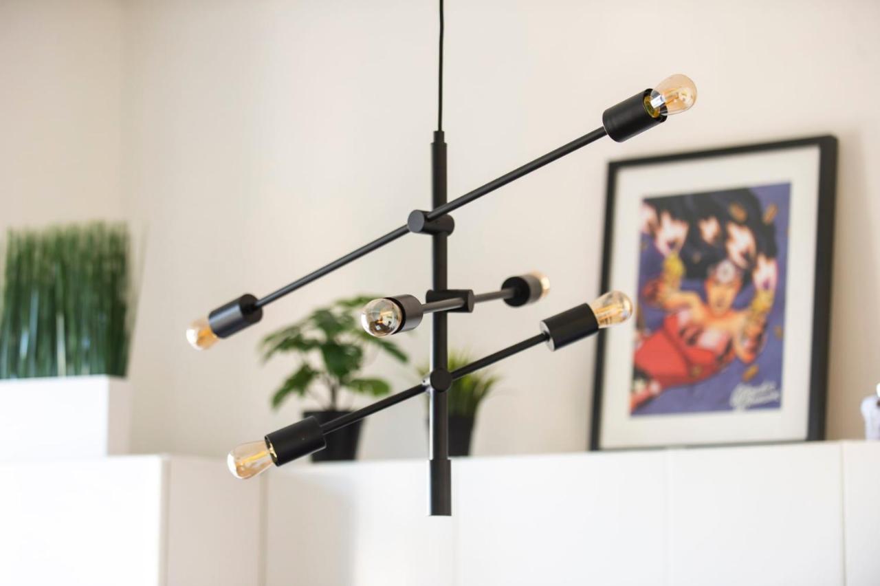 Artsy Modern 1Br Home In Abbeyhill エディンバラ エクステリア 写真