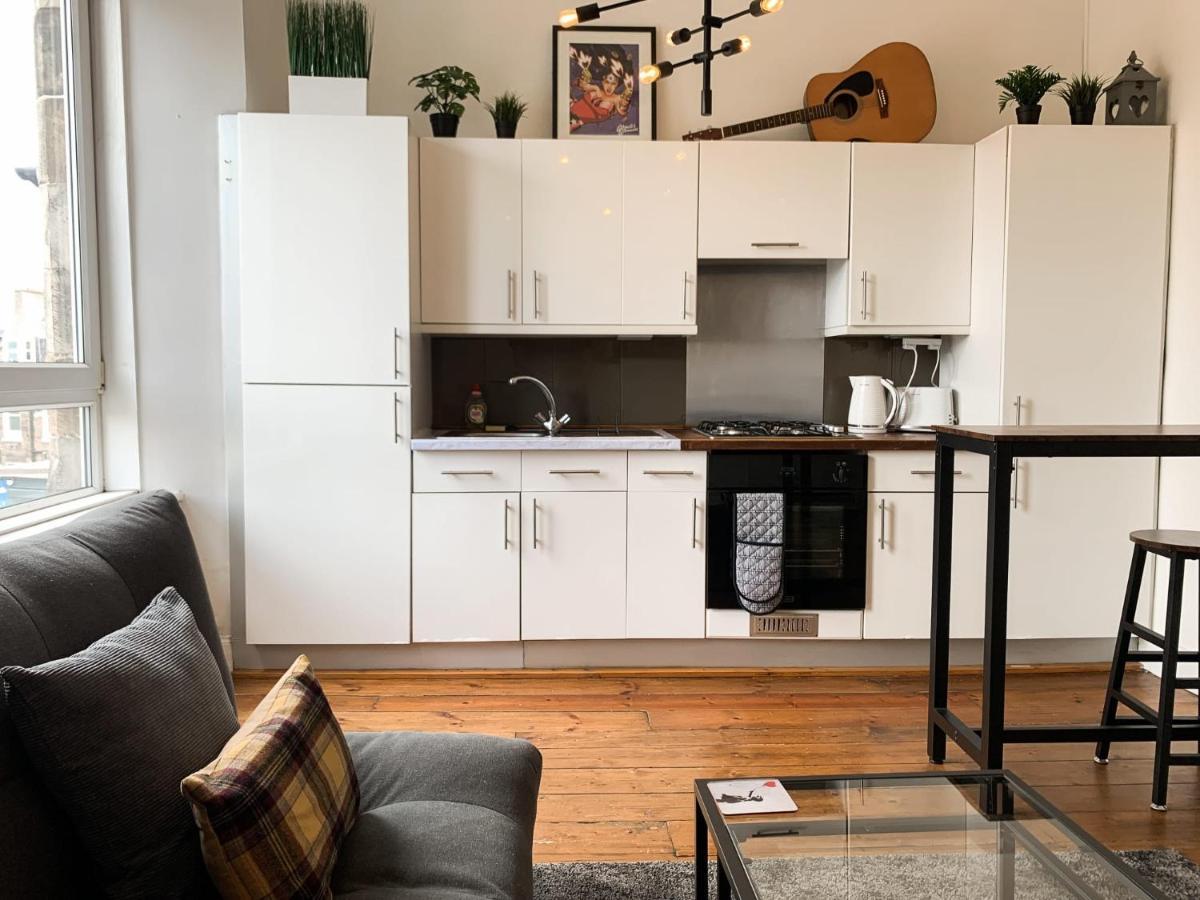 Artsy Modern 1Br Home In Abbeyhill エディンバラ エクステリア 写真