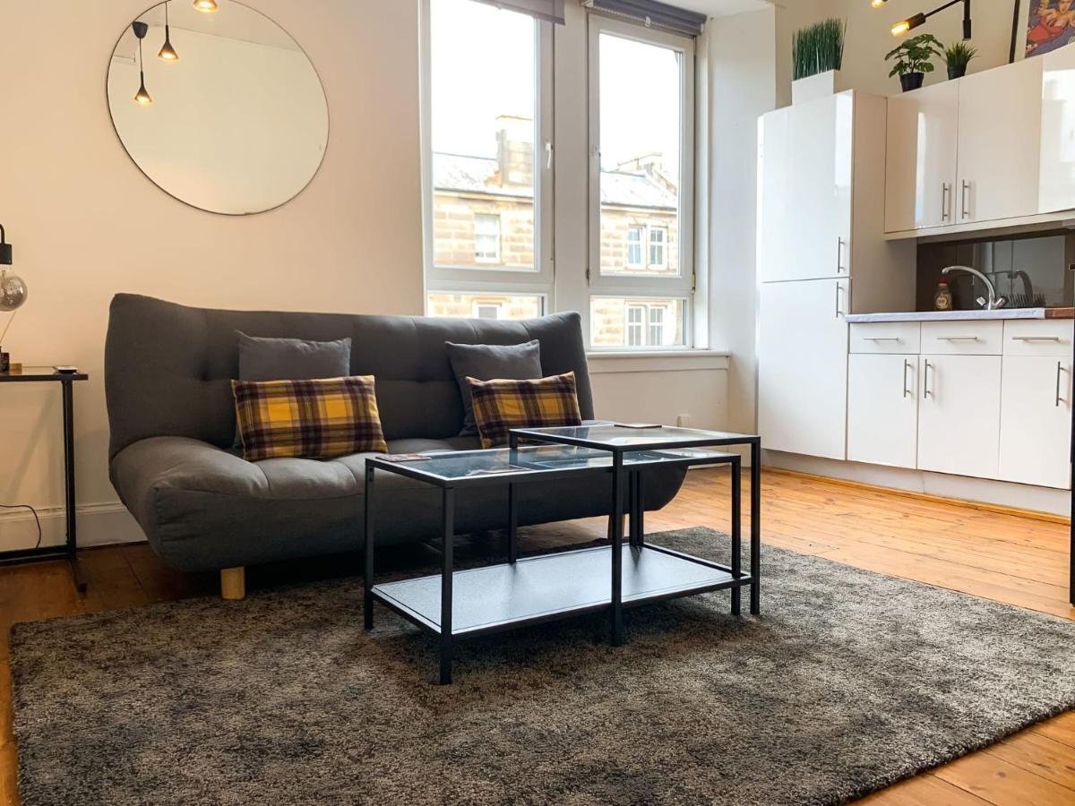Artsy Modern 1Br Home In Abbeyhill エディンバラ エクステリア 写真